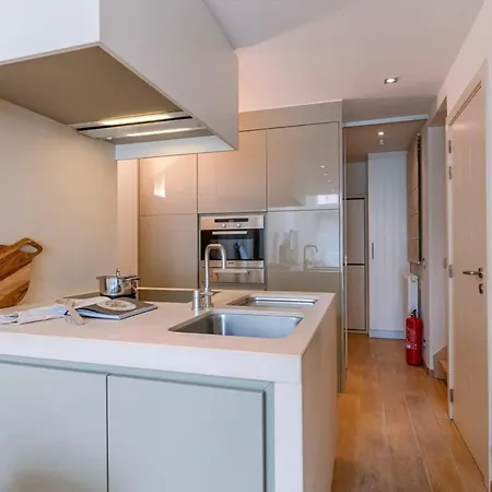 Huswell - Lovely And Open On Prime Location Apartment